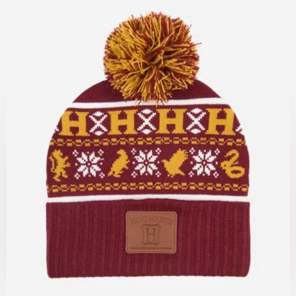 Men's Harry Potter Hogwarts Holiday Pom Beanie - Maroon NWT